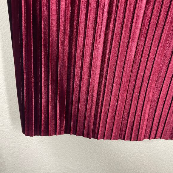 Tart Collection Size Small Maren Cami Pleated Accordion Top Deep Red Sleeveless - Picture 8 of 8